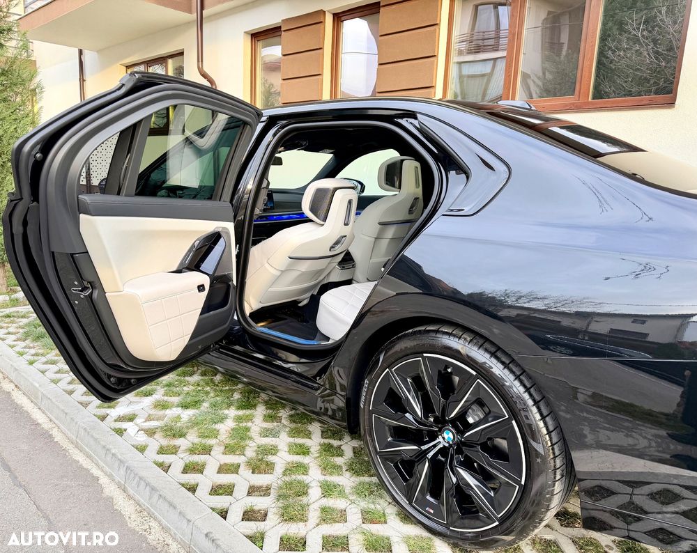 BMW Seria 7 - 35