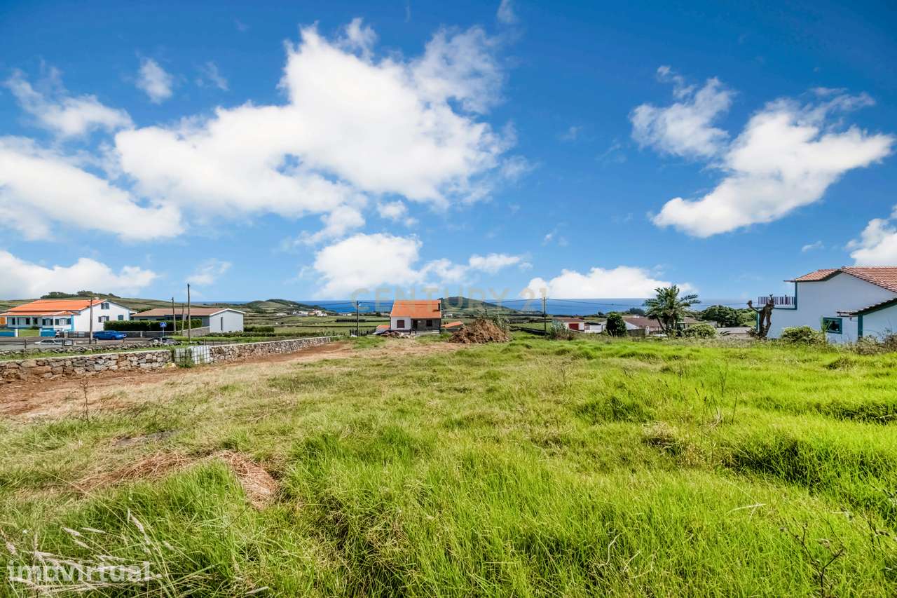 Terreno Urbanizável com Vista Mar na Vila de São Sebastião - Grande imagem: 5/8
