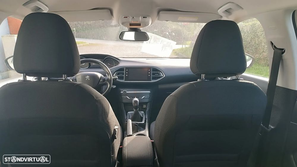 Peugeot 308 1.2 PureTech Business Line - 24