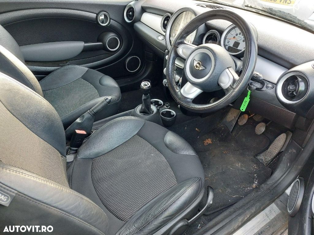 Far stanga Mini Cooper 2010 HATCHBACK 1.6 i - 8