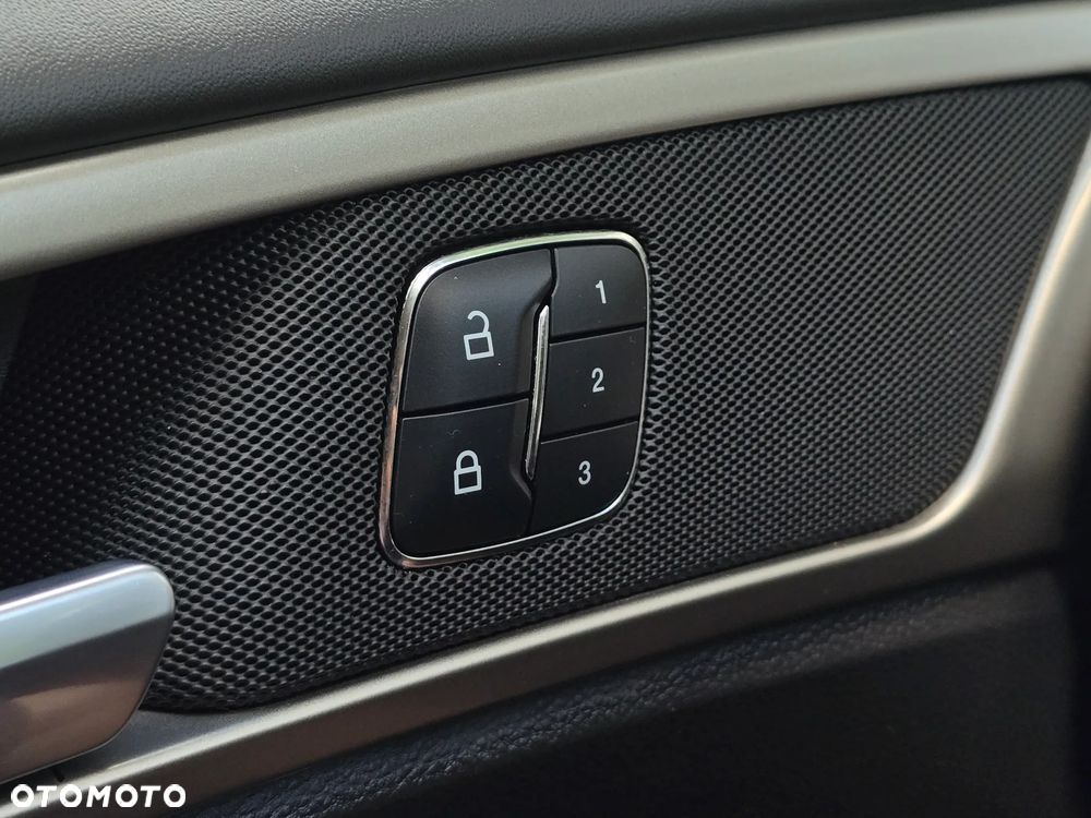 Ford Mondeo 2.0 TDCi PowerShift-Aut Allrad Vignale - 35