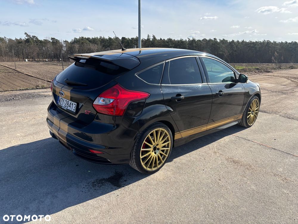 Ford Focus ST - 15