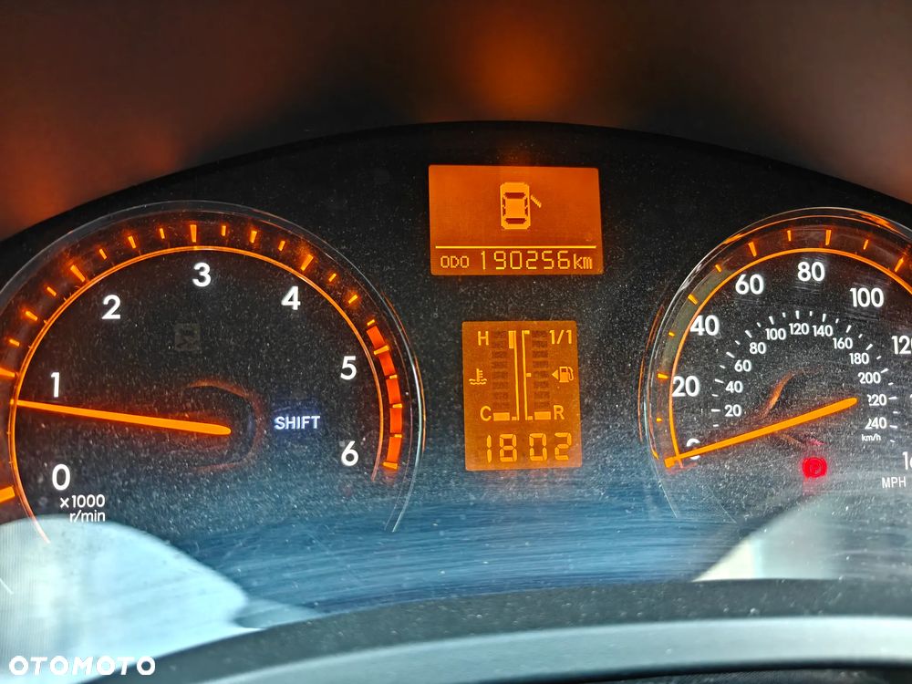 Toyota Avensis 2011 photo 4