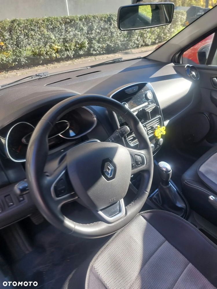 Renault Clio - 11