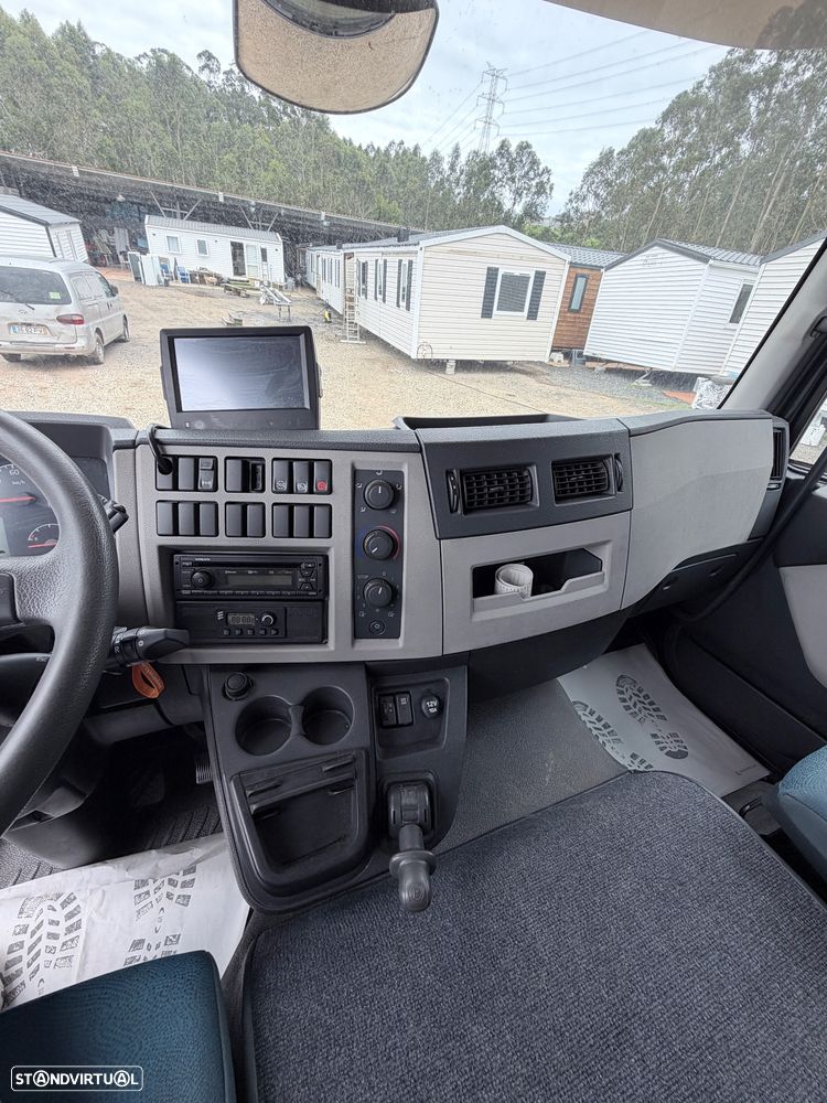 Volvo FL 240.12 11990 TONELADAS COM PLATAFORMA CAIXA - 48