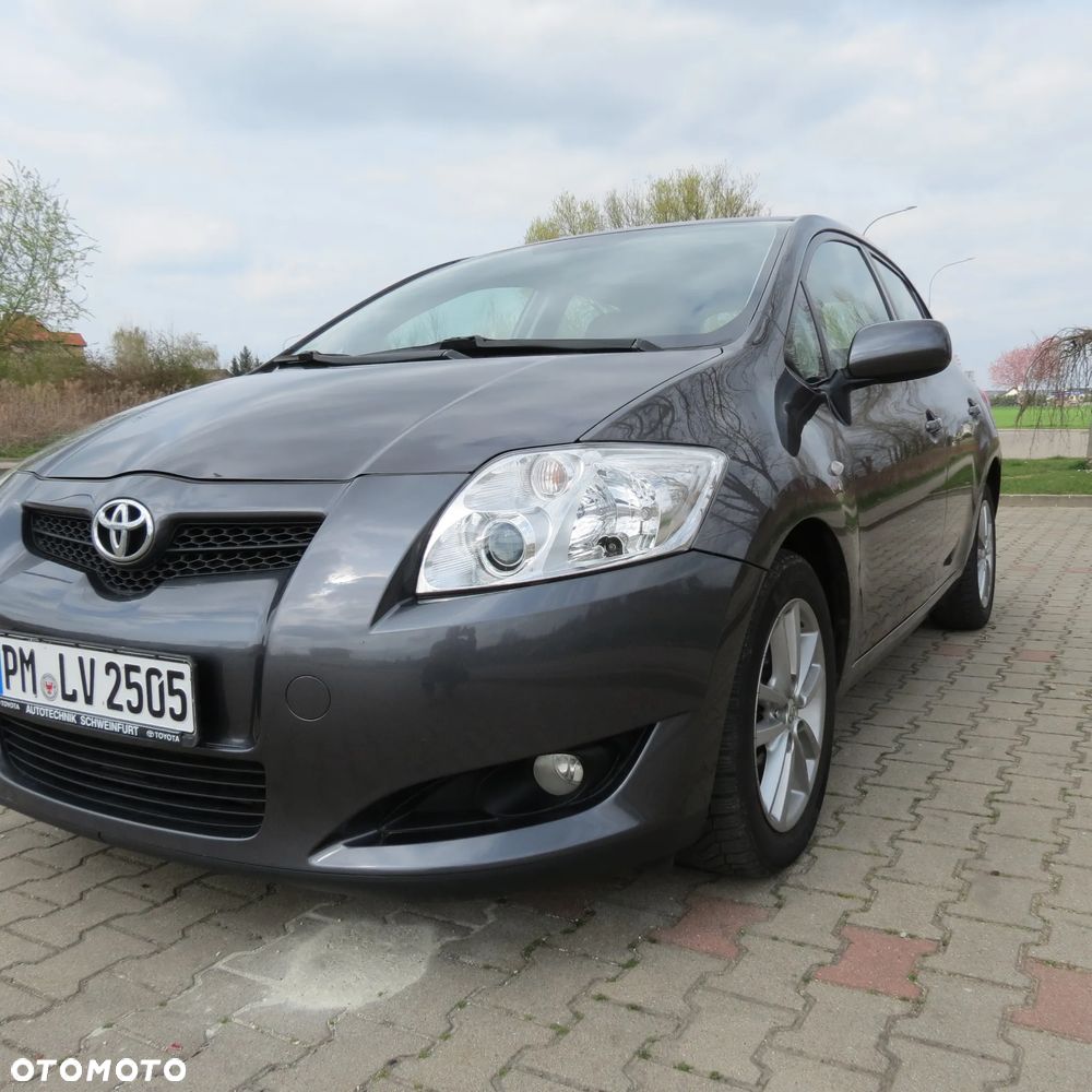 Toyota Auris 2.0 D-4D Life+ - 4