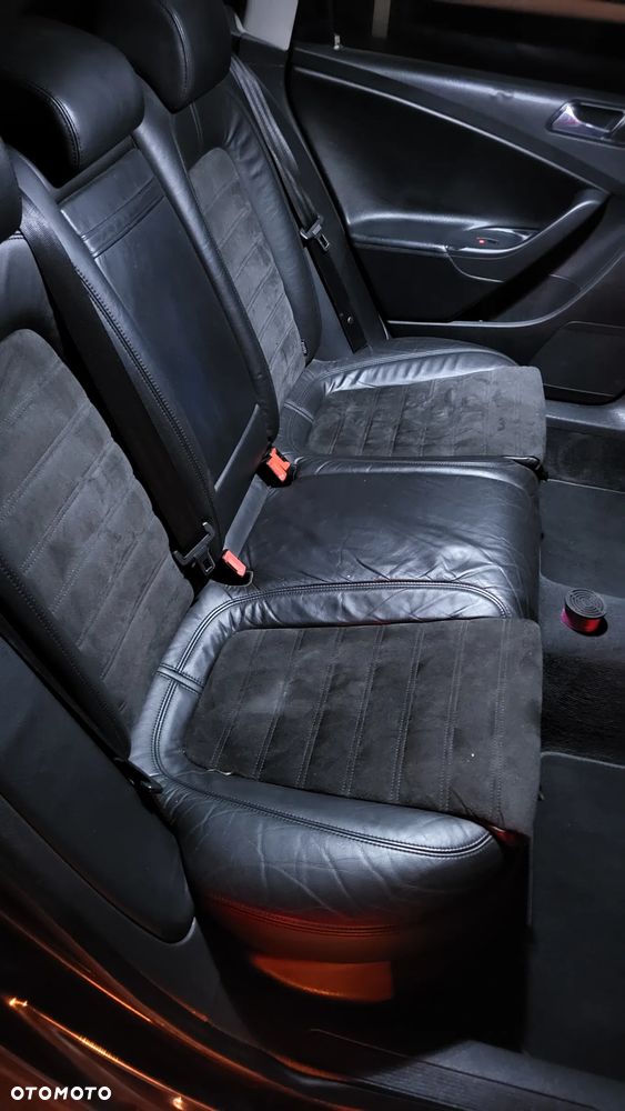 Volkswagen Passat - 12