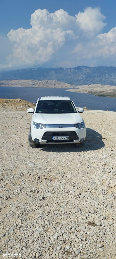 Mitsubishi Outlander 2.0 4WD Plus - 2