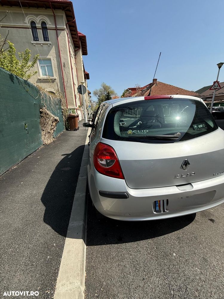 Renault Clio 1.4 Dynamique - 9