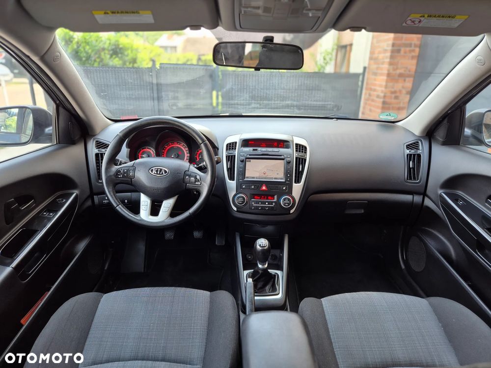 Kia Ceed - 30