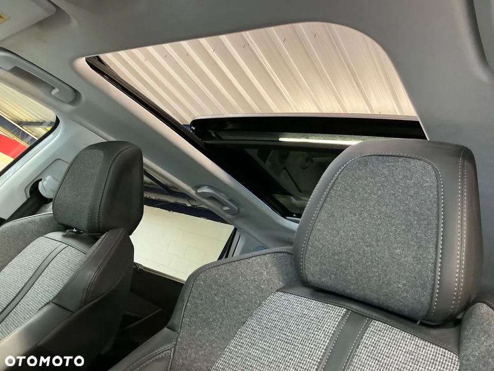 Peugeot 5008 1.6 BlueHDI Allure S&S EAT6 - 23