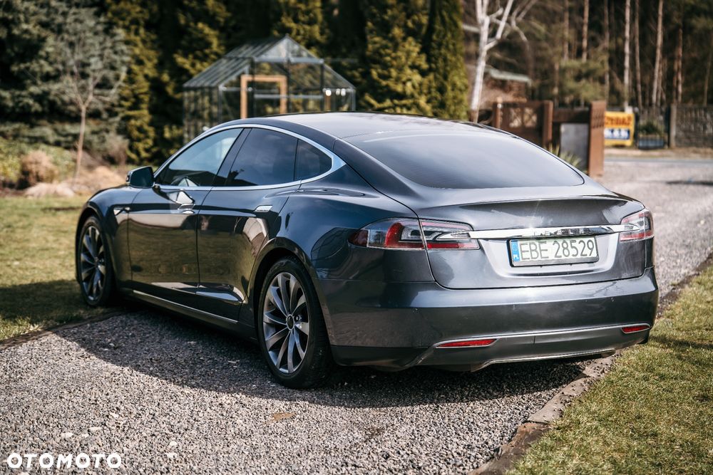 Tesla Model S Long Range Plus - 4