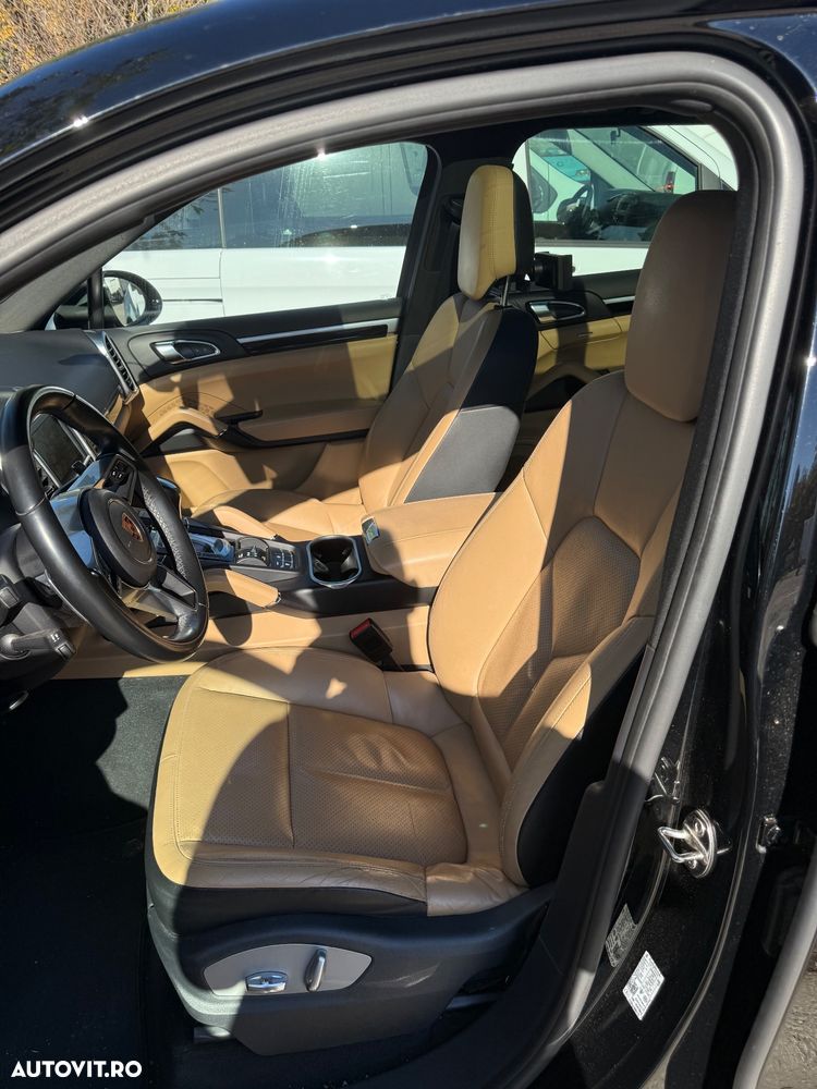Porsche Cayenne Tiptronic S - 30