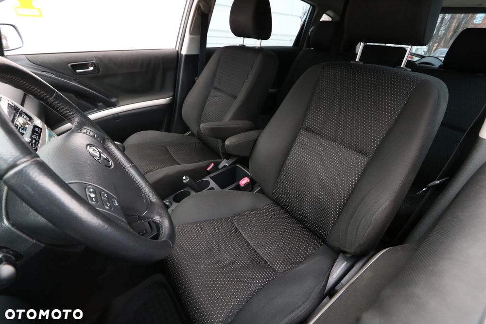 Toyota Corolla Verso - 5