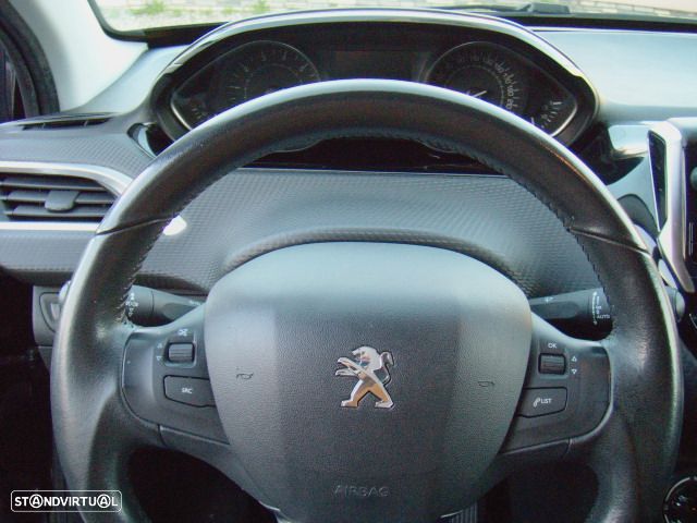 Peugeot 2008 1.2 PureTech Allure - 14