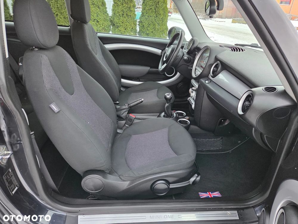 MINI Cooper Seven - 17