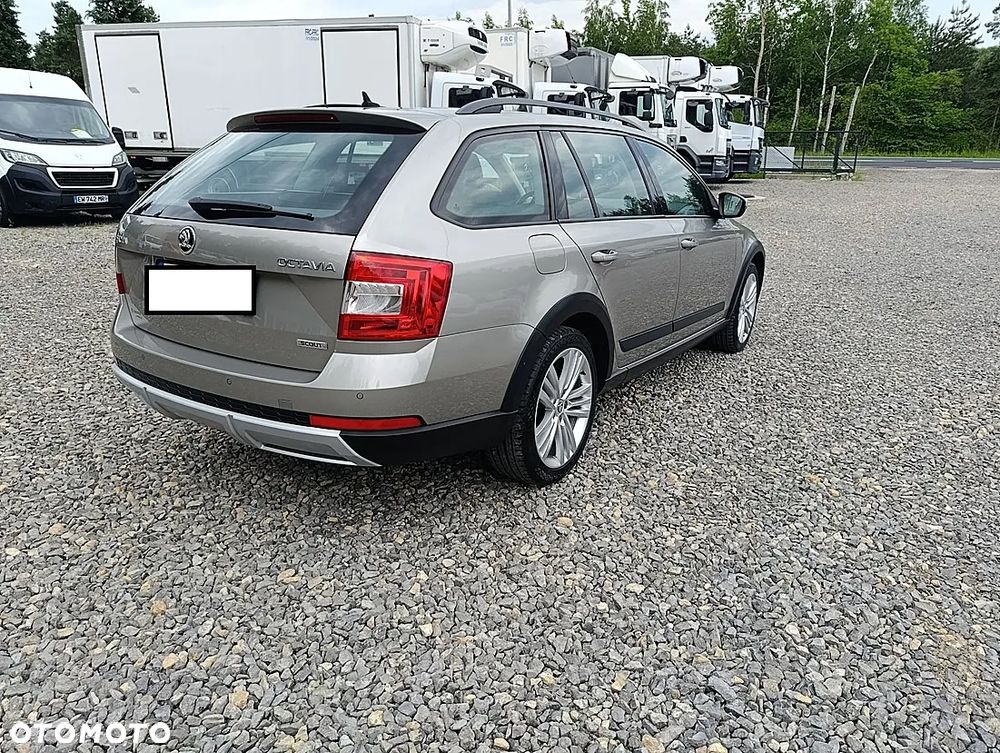 Skoda Octavia Scout 2.0 TDI 4x4 DSG - 5