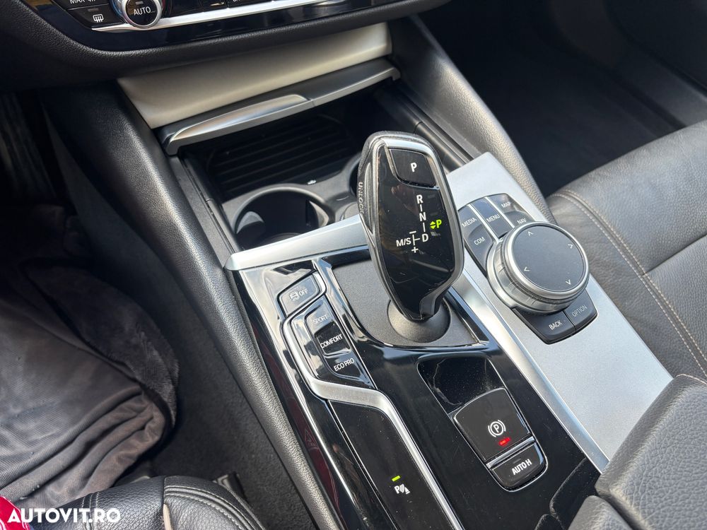 BMW Seria 5 520d Aut. Sport Line - 13