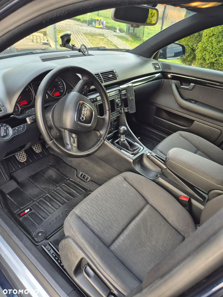 Audi A4 Limousine - 10