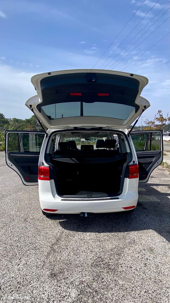 VW Touran 2.0 TDI Blue.Highline 7L - 16