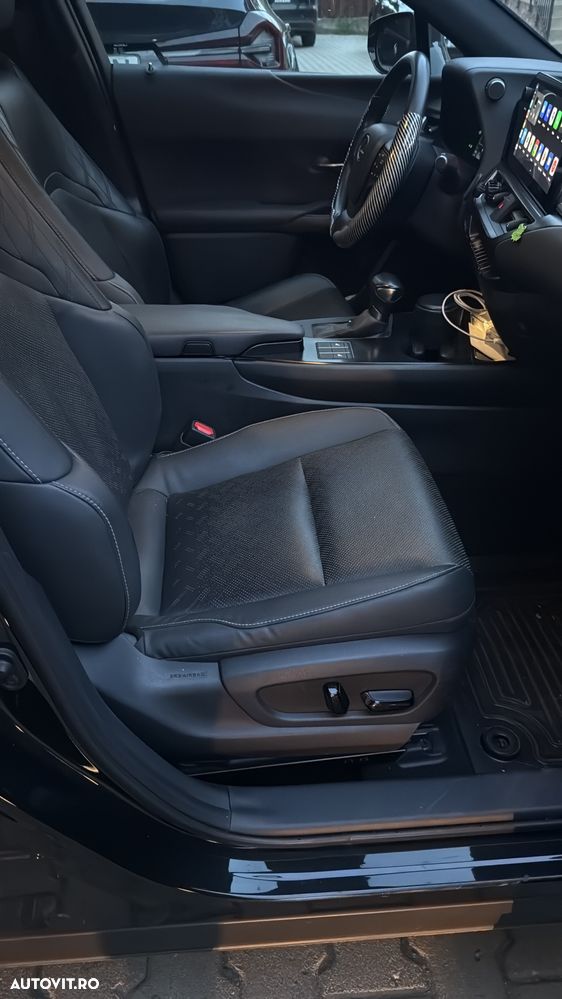 Lexus UX - 11
