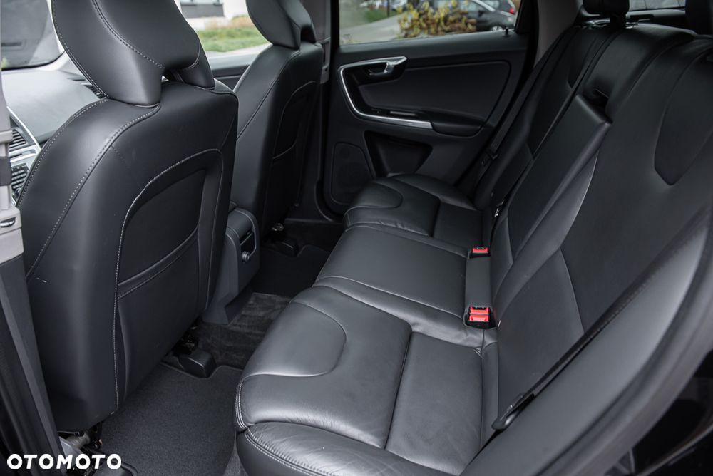 Volvo XC 60 D5 AWD Geartronic Summum - 20