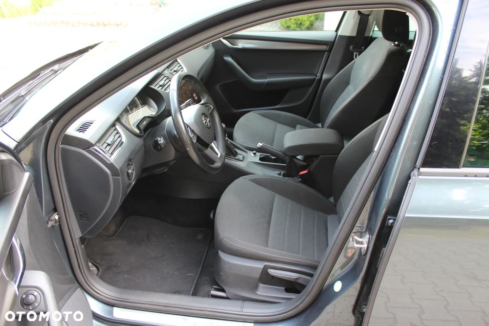Skoda Octavia 2.0 TDI DSG First Edition - 16