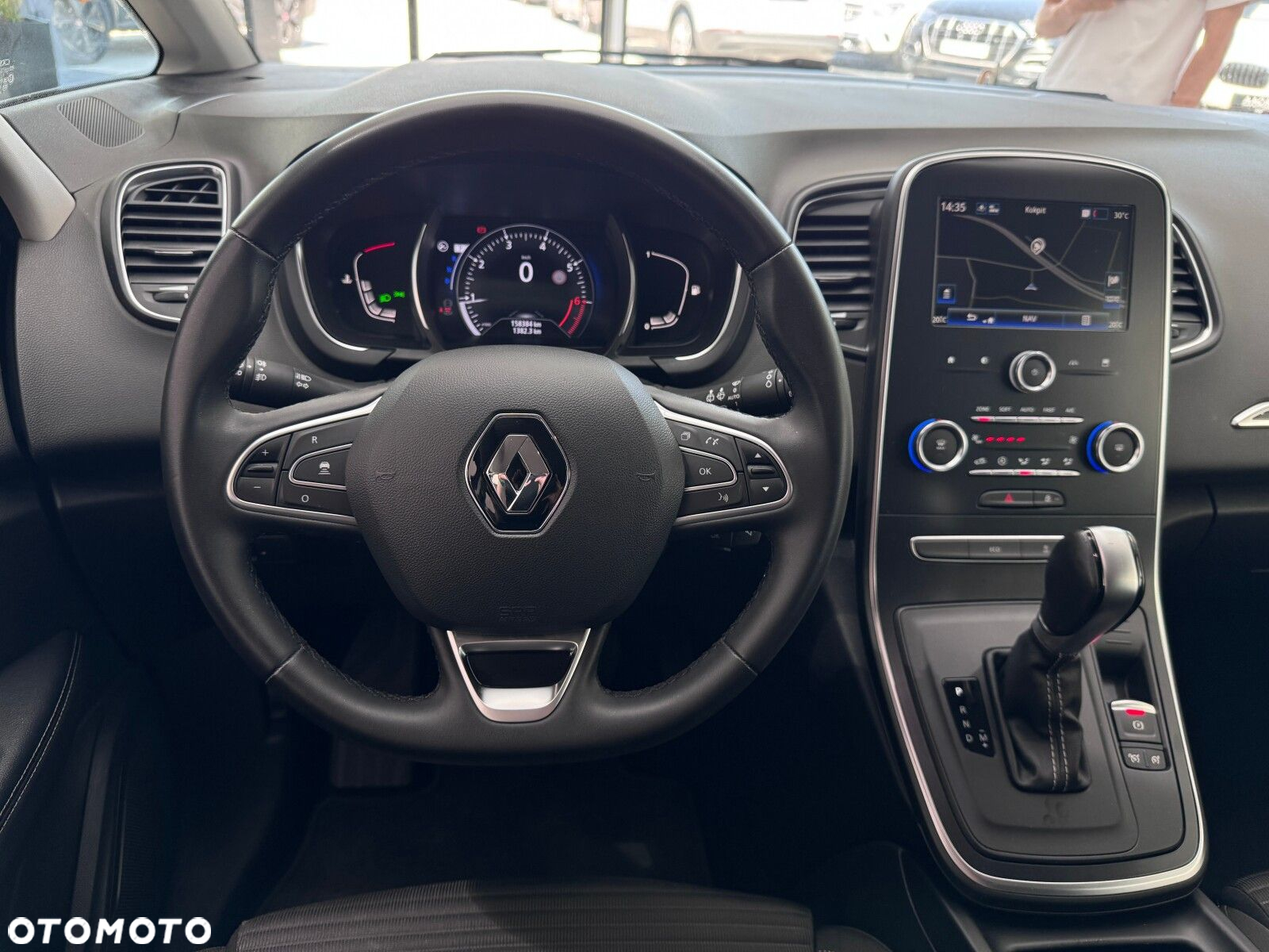 Renault Grand Scenic - 16
