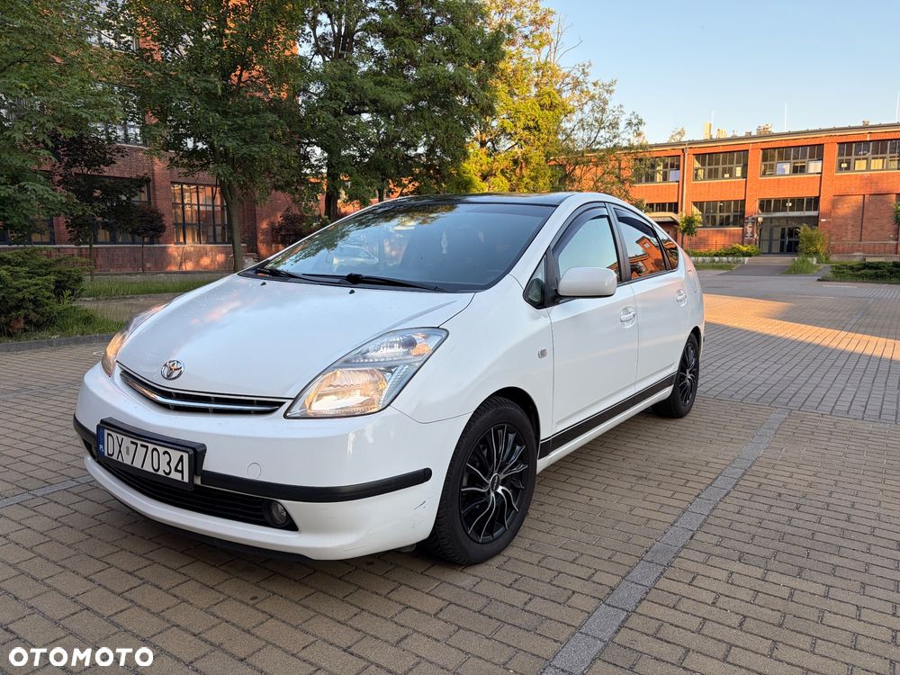 Toyota Prius (Hybrid) Sol - 1