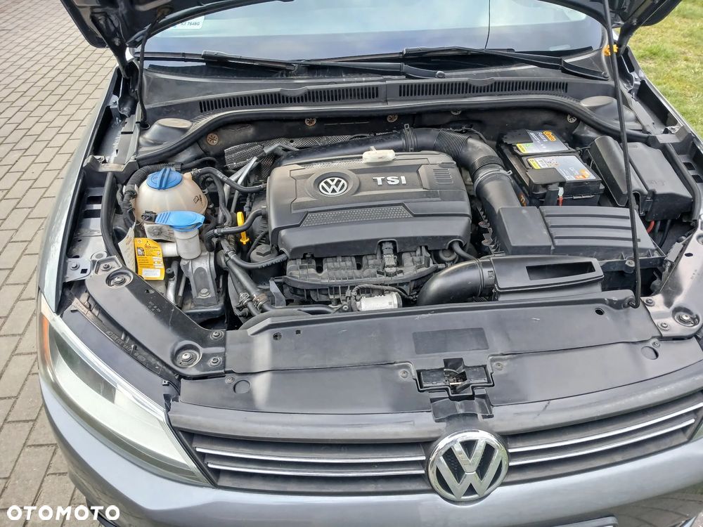 Volkswagen Jetta - 11