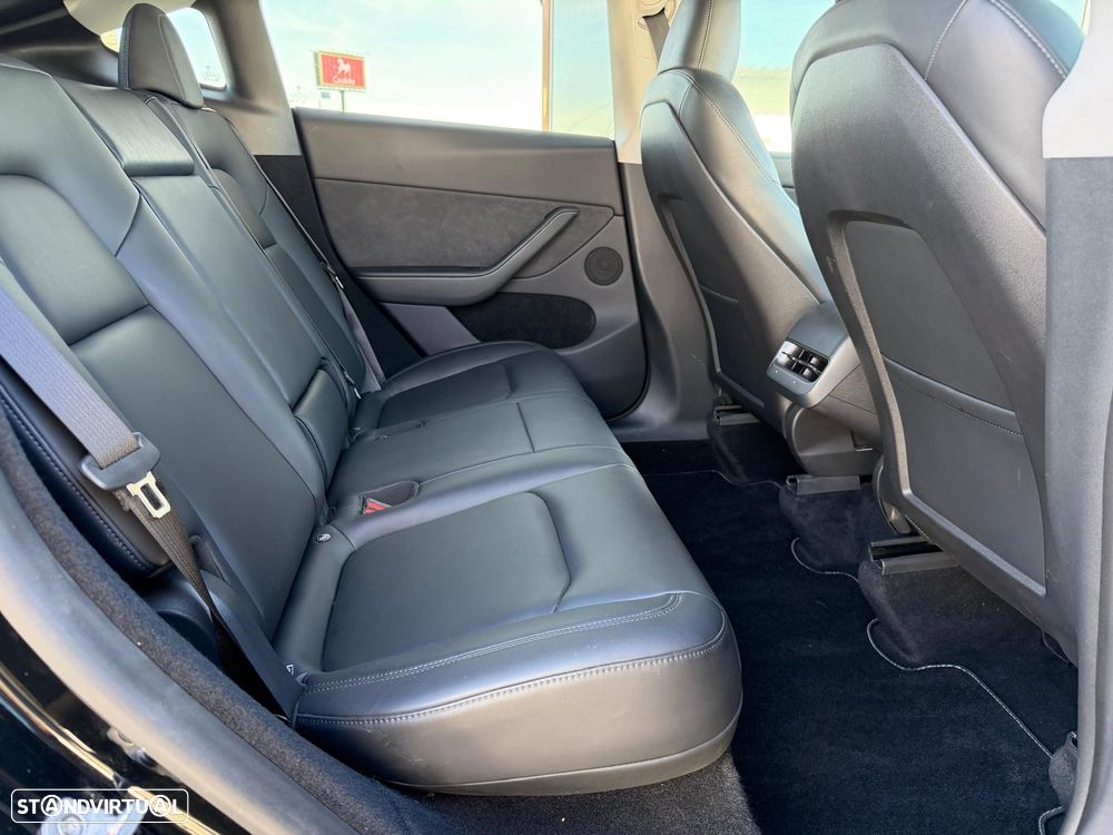 Tesla Model Y Performance Dual Motor AWD - 14