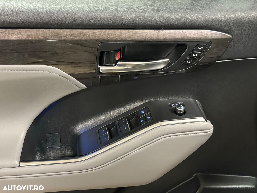 Toyota Highlander 2.5 L Hybrid Dynamic Force 248CP Luxury Pearly - 30