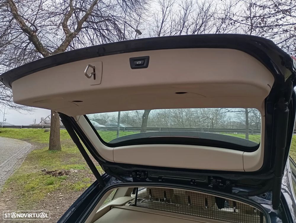 BMW 320 d Line Luxury - 29
