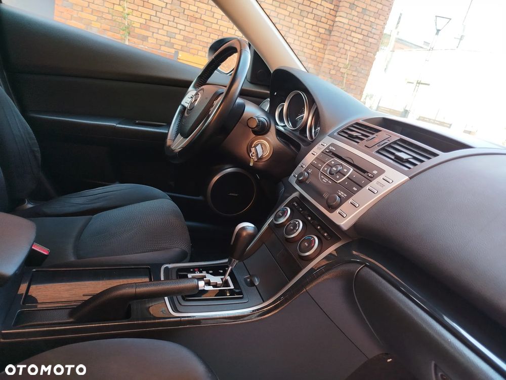 Mazda 3 2.0 Exclusive + - 15