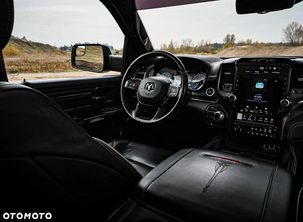 RAM 1500 5.7 eTorque Crew Cab Shortbed Limited Black - 11