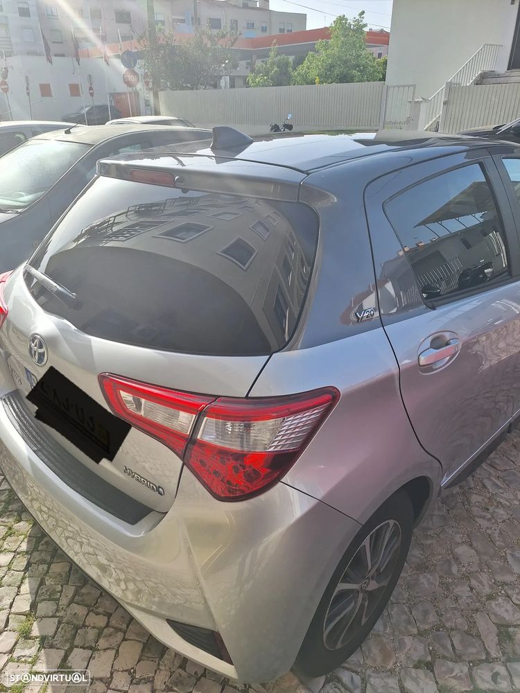 Toyota Yaris 1.5 HSD 20 Anos - 12