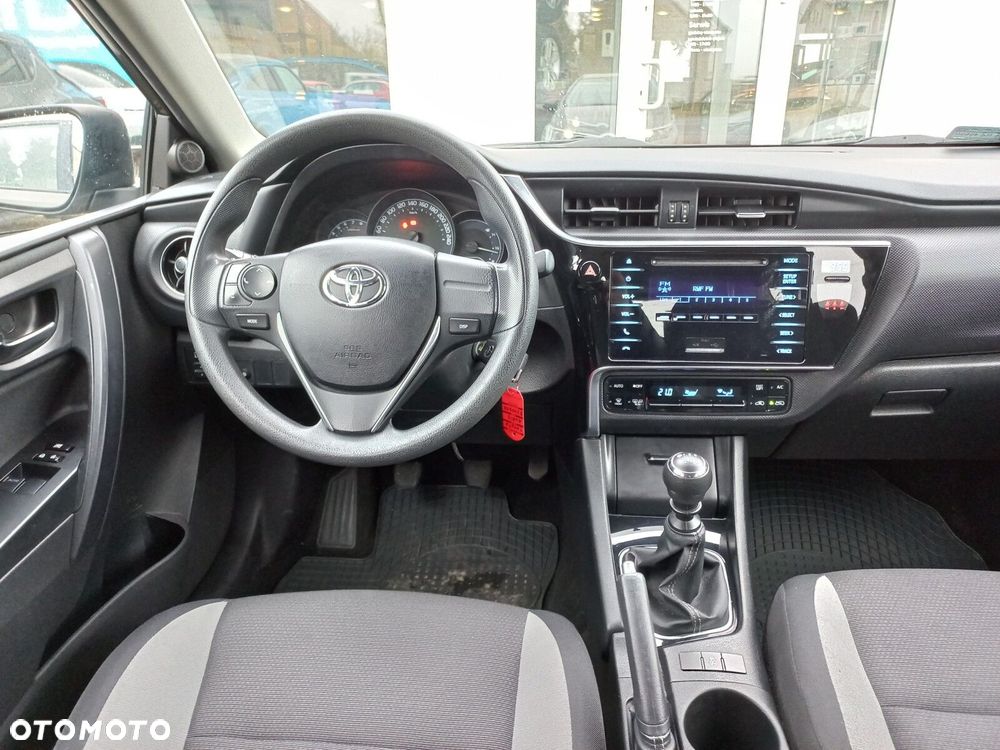 Toyota Auris - 10