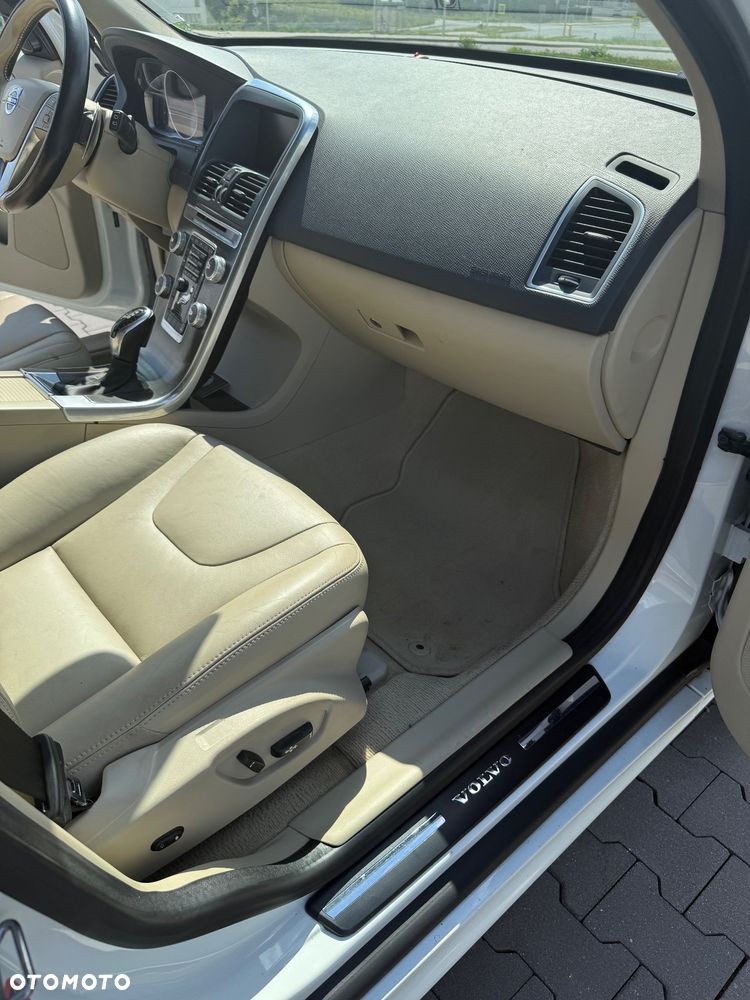 Volvo XC 60 T6 AWD Momentum - 8