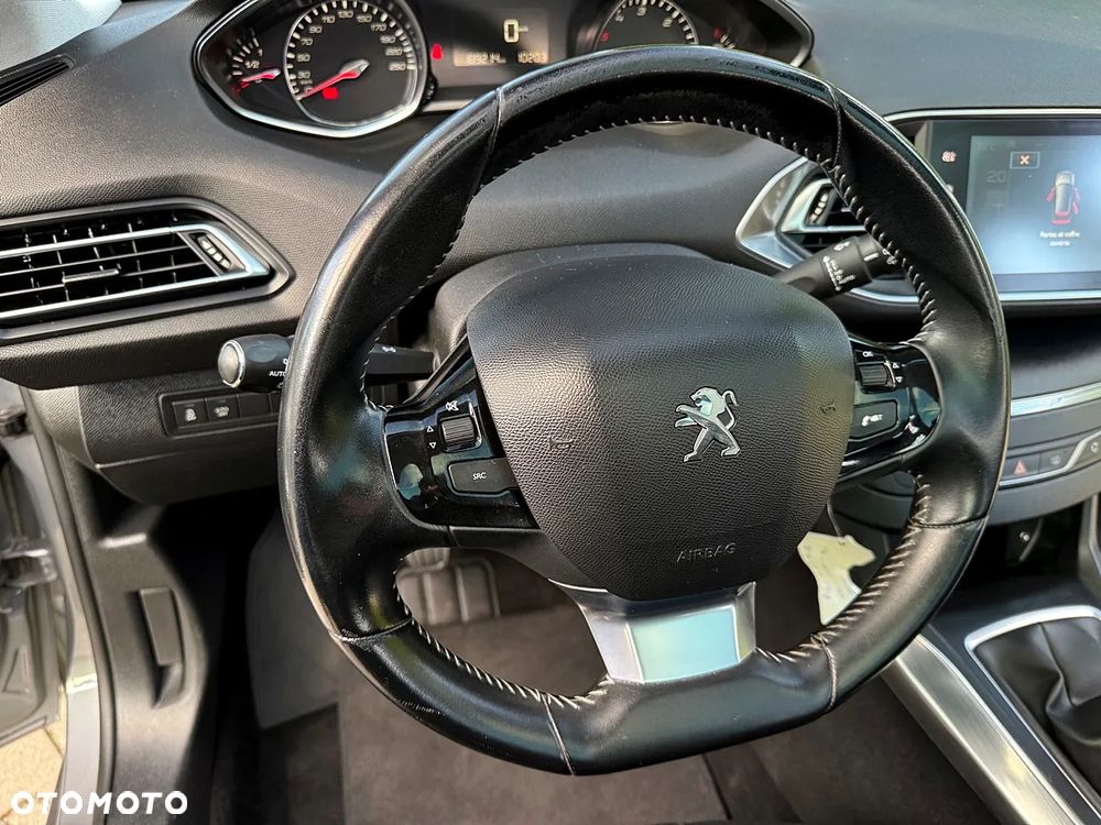 Peugeot 308 SW 1.6 BlueHDi Allure S&S - 22