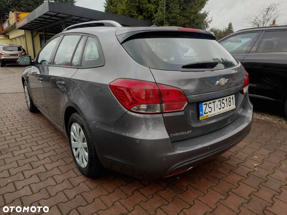 Chevrolet Cruze 1.6 LT - 12