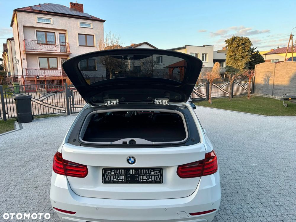 BMW Seria 3 318d DPF Edition Sport - 19