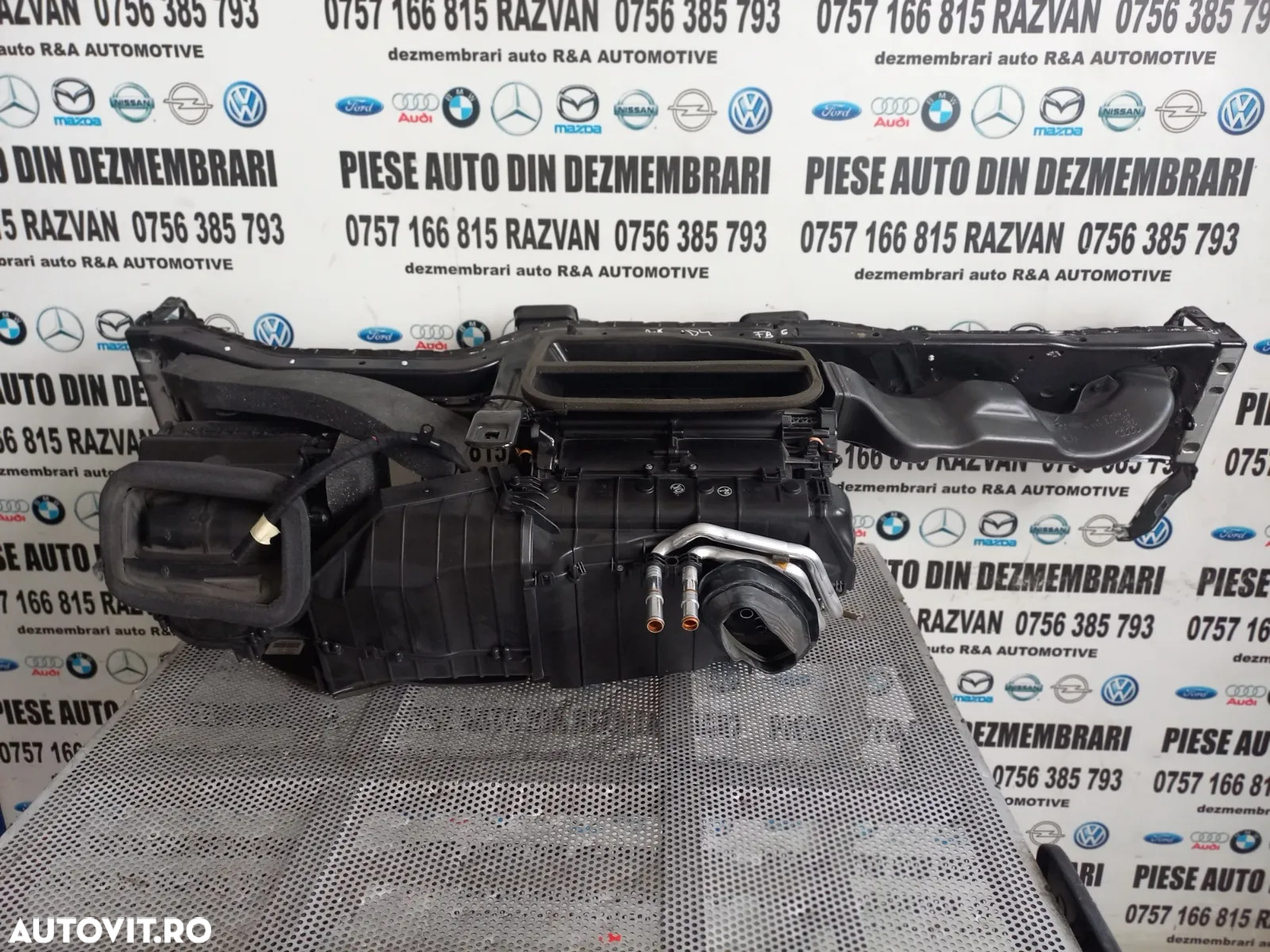 Carcasa Aeroterma Tulumba Traversa Armatura Bord Audi A8 4H D4 An 2010-2011-2012-2013-2014-2015-201 - 8