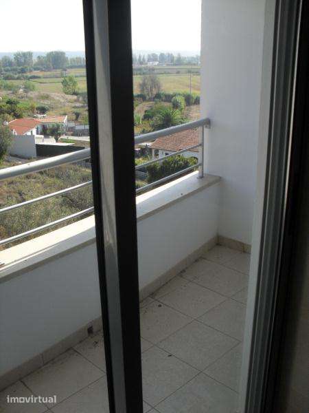 Apartamento T2 com garagem. - Grande imagem: 4/9