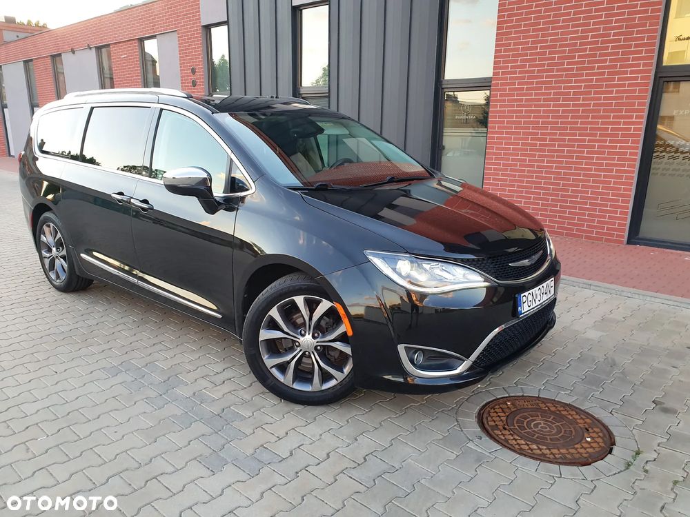 Chrysler Pacifica - 6