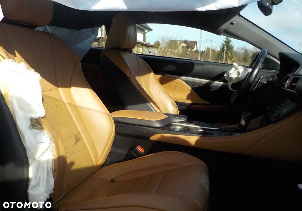 Lexus RC - 17