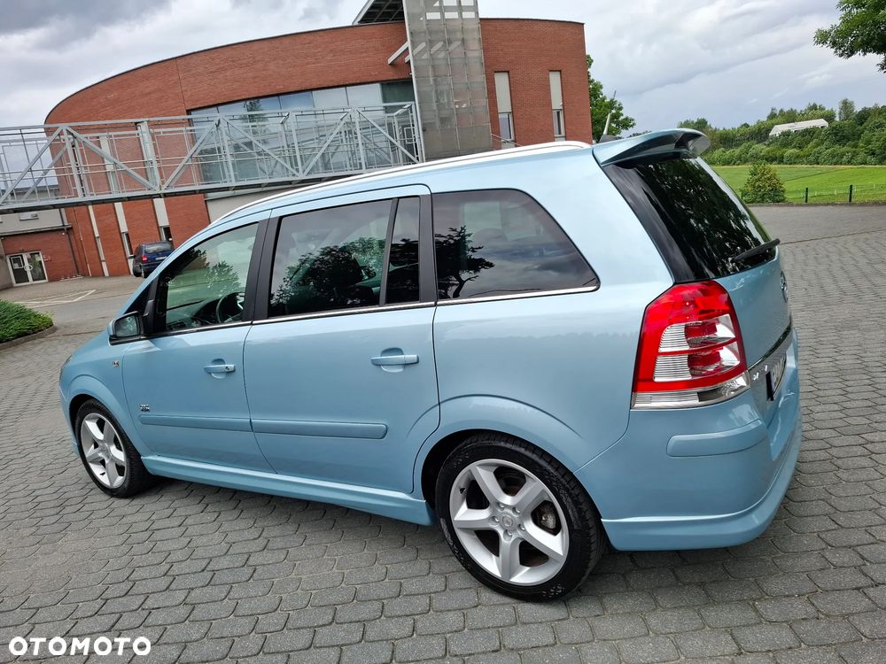 Opel Zafira 1.8 Sport - 12