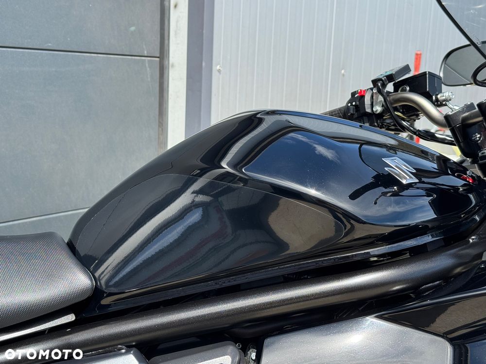 Suzuki GSX - 22