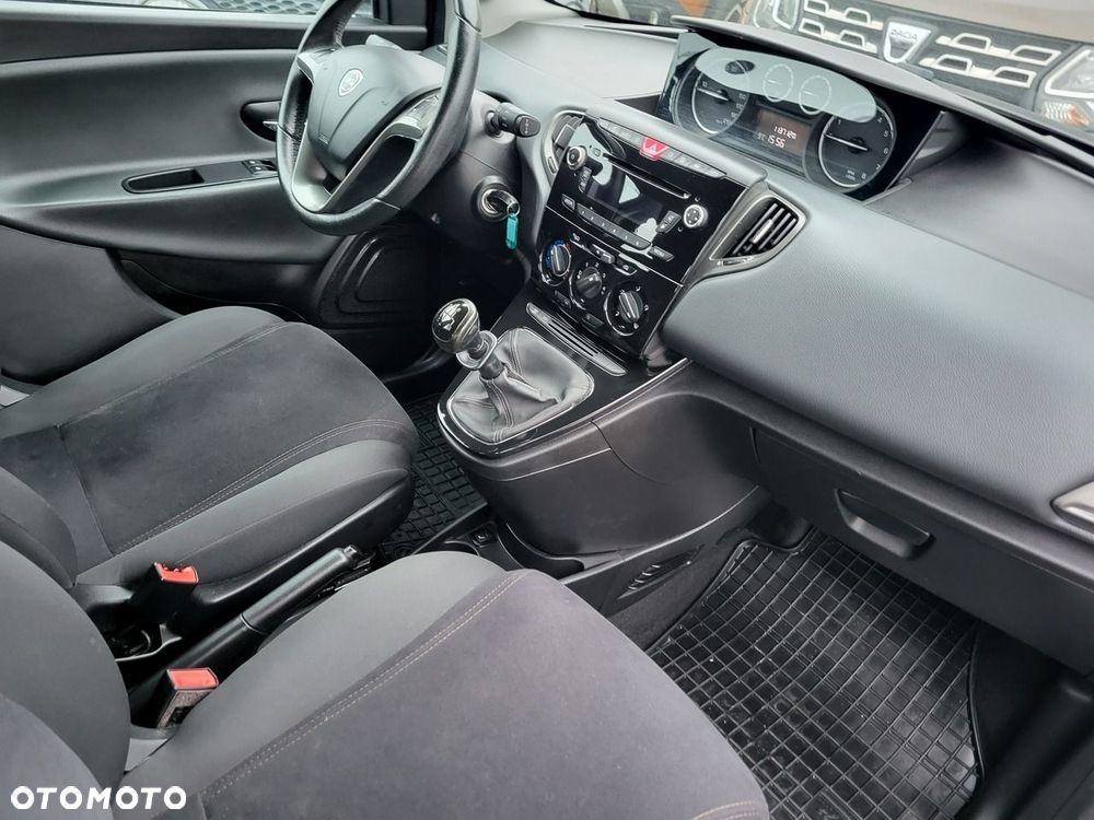 Lancia Ypsilon - 21