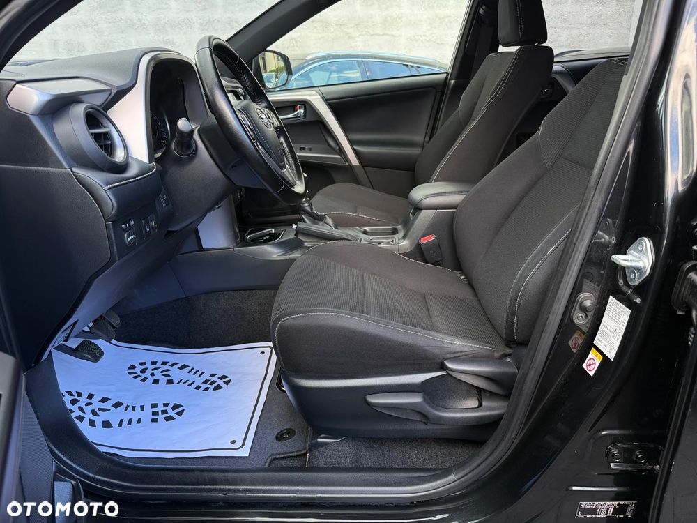 Toyota RAV4 2.0 D-4D Premium 4x2 - 18