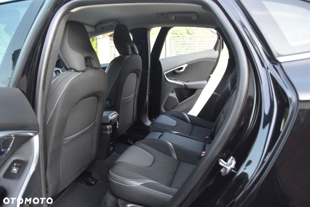 Volvo V40 D4 Drive-E Momentum - 14